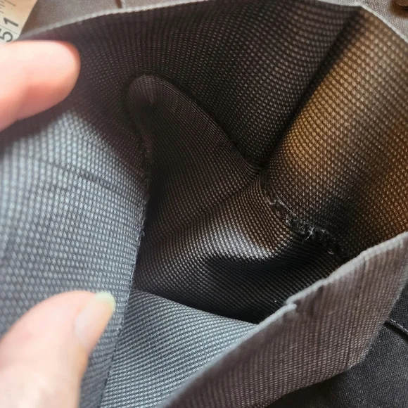 Dkny Men's Dark Gray Check Suit 100% Wool EUC - Picture 8 of 9